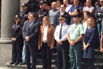 Concentración a las puertas de la Delegación del Gobierno en Canarias (Foto TA).