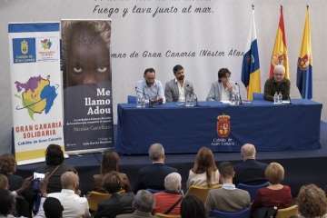 Presentación del nuevo libro del periodista teldense Nicolás Castellano (Foto TA)