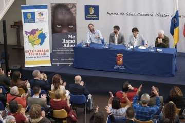 Presentación del nuevo libro del periodista teldense Nicolás Castellano (Foto TA)