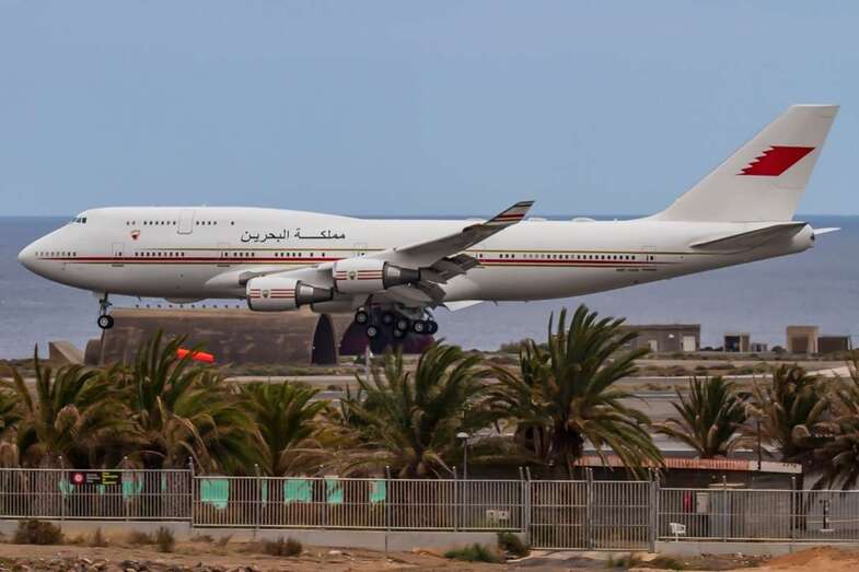 El Boeing 747 de la Bahrain Royal Flight, este mediodía segundos antes de tomar tierra en Gran Canaria (Foto Antonio Rodríguez)