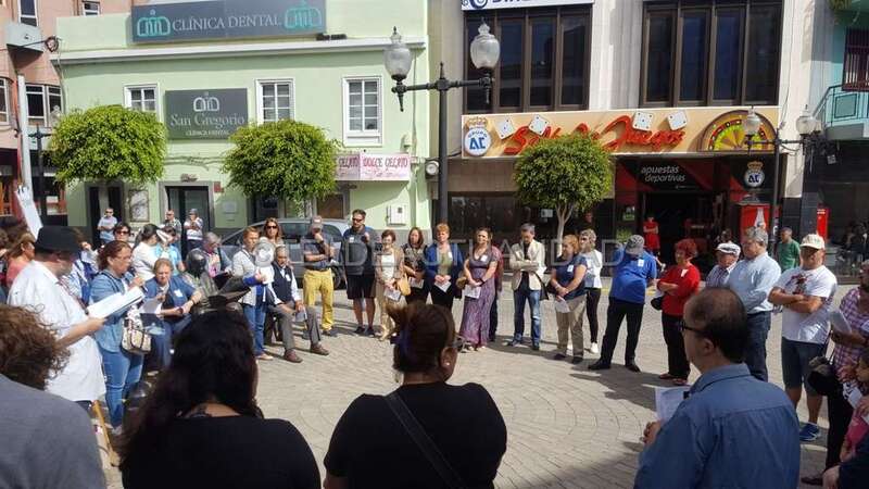 Momento de la concentración de esta mañana (Foto TA)