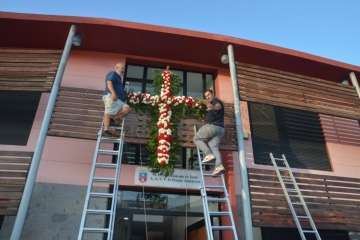 Enramado de la Cruz en El Roque Azucarero de Telde (Foto Francisco Javier Santana)