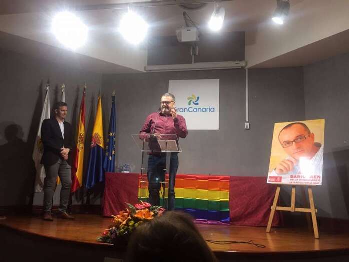 El concejal socialista durante su intervención en el acto (Foto TA)