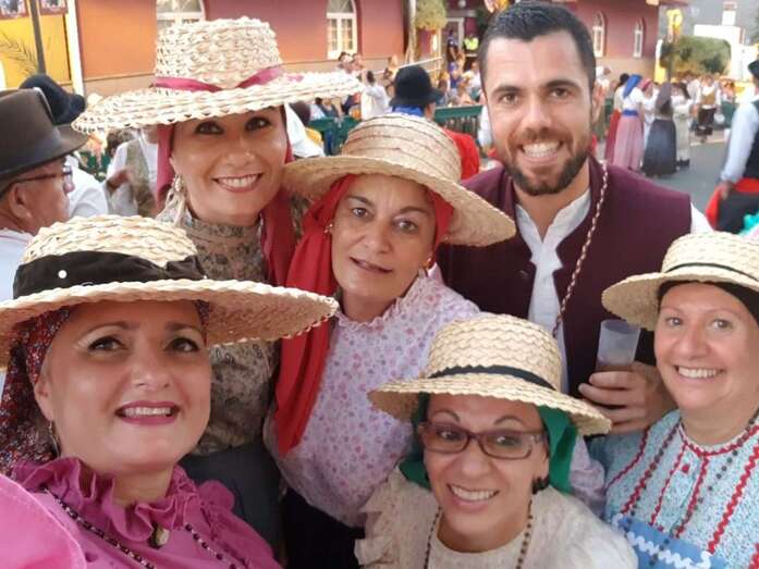 Miembros de los grupos teldenses (Foto TA)