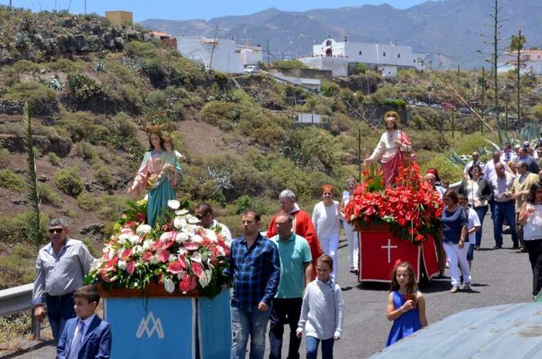 La procesión tuvo lugar después de la misa (Foto Francisco Javier Santana)