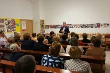 Charla del cronista de Telde en El Calero (Foto TA)