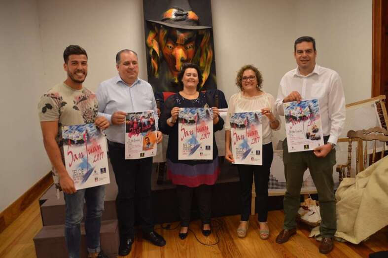 Momento de la presentación del programa de las fiestas de San Juan (Foto TA)