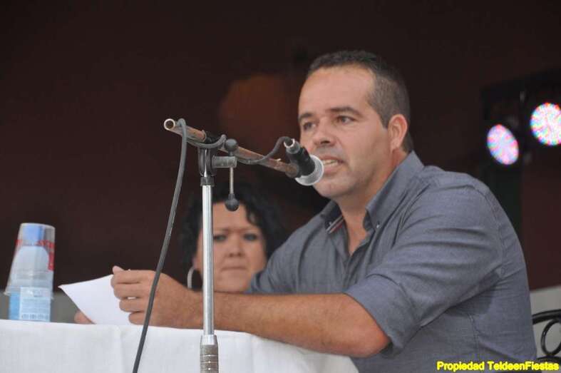 Domingo Rigüela durante la lectura del pregón (Foto Teldeenfiestas)