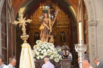 El patrono de Telde vuelve a tomar las calles de San Juan por la noche (Foto Francisco Javier Santana)