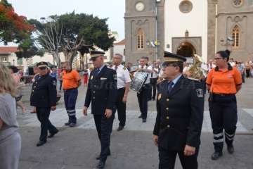 El patrono de Telde vuelve a tomar las calles de San Juan por la noche (Foto Francisco Javier Santana)