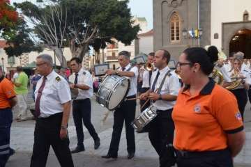 El patrono de Telde vuelve a tomar las calles de San Juan por la noche (Foto Francisco Javier Santana)
