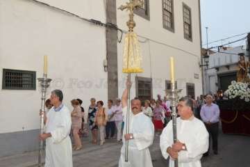 El patrono de Telde vuelve a tomar las calles de San Juan por la noche (Foto Francisco Javier Santana)