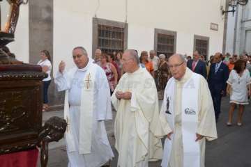 El patrono de Telde vuelve a tomar las calles de San Juan por la noche (Foto Francisco Javier Santana)