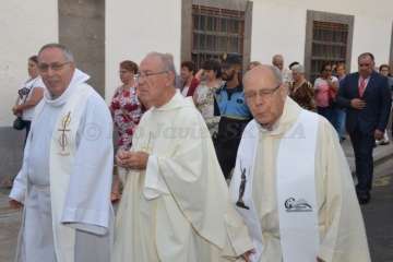 El patrono de Telde vuelve a tomar las calles de San Juan por la noche (Foto Francisco Javier Santana)