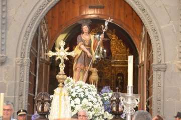 El patrono de Telde vuelve a tomar las calles de San Juan por la noche (Foto Francisco Javier Santana)