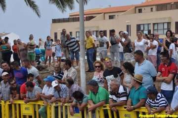 Carreras de caballos y entrega de premios en la Avenida del Cabildo (Foto TA)