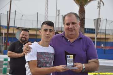Carreras de caballos y entrega de premios en la Avenida del Cabildo (Foto TA)