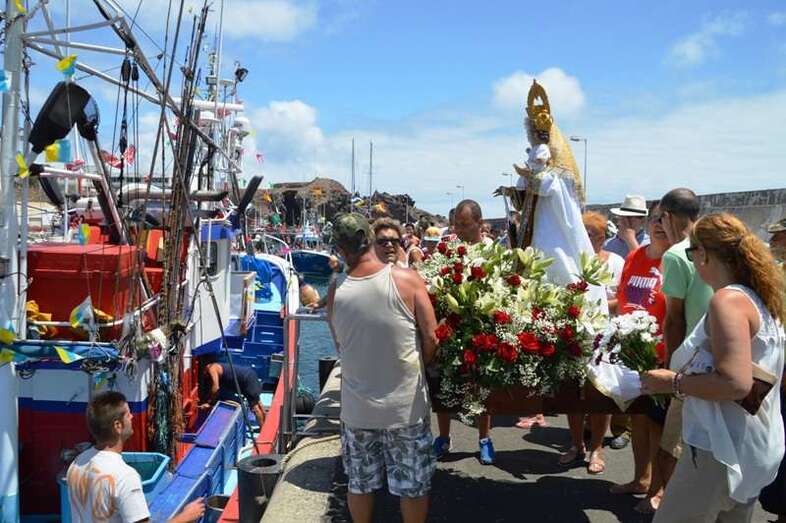 Imagen de archivo de la procesión marítima de la Virgen del Carmen de Taliarte (Foto TA)