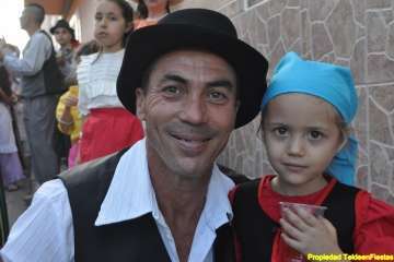 Romería en El Goro (Foto 1-54); en Marpequeña (Foto 55-61); en Las Huesas (Foto 62-80) y en Hoya Aguedita (Foto 81-83). Reportaje gráfico de Teldeenfiestas.