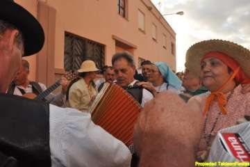 Romería en El Goro (Foto 1-54); en Marpequeña (Foto 55-61); en Las Huesas (Foto 62-80) y en Hoya Aguedita (Foto 81-83). Reportaje gráfico de Teldeenfiestas.