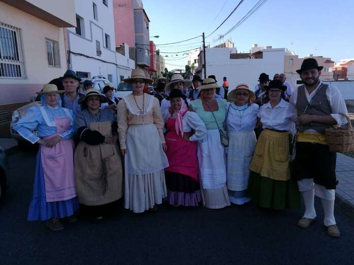 Grupo de romeros, ayer tarde en La Viña (Foto Francisco Javier Santana)
