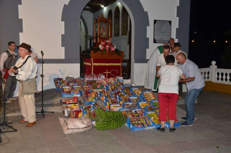 Momento de la ofrenda (Francisco Javier Santana)