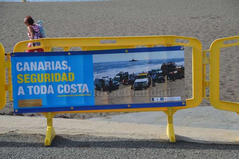 Pancarta de la campaña en el triatlón de este año de Salinetas (Foto TA)