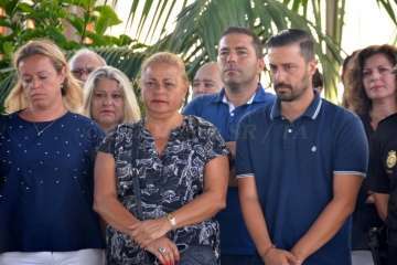 Cinco minuto de silencio en la plaza de San Juan (Foto Francisco Javier Santana)