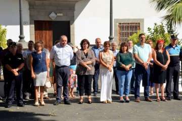 Cinco minuto de silencio en la plaza de San Juan (Foto Francisco Javier Santana)