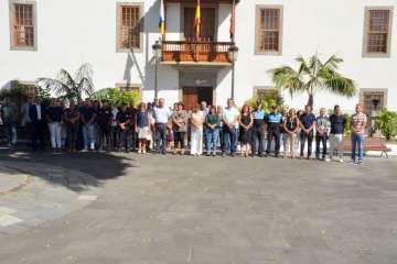 Cinco minuto de silencio en la plaza de San Juan (Foto Francisco Javier Santana)