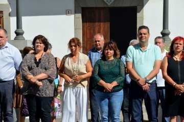 Cinco minuto de silencio en la plaza de San Juan (Foto Francisco Javier Santana)