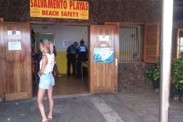 Estado de la playa a los pocos minutos de la suspensión de la verbena (Foto TA)