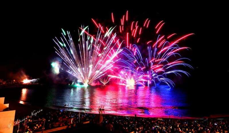 Archivo. Fuegos de Melenara del pasado año (Foto Adrián Negrín)