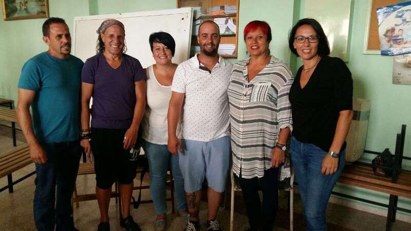 El nuevo equipo directivo con la concejala Saro Sosa, segunda por la derecha (Foto TA)