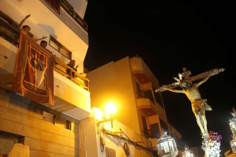 Interpretación de una malagueña al paso de la imagen del Cristo de Telde (Foto Jesús Ruiz Mesa)