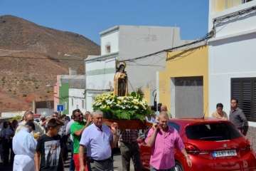 Misa y procesión en honor de Santa Teresita del Niño Jesús en Cuatro Puertas (Foto Francisco Javier Santana)