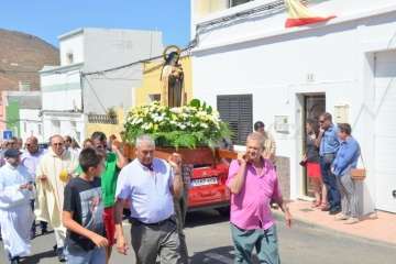Misa y procesión en honor de Santa Teresita del Niño Jesús en Cuatro Puertas (Foto Francisco Javier Santana)