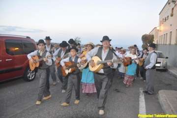 Caserones Altos ofrenda a la Virgen del Pilar (Foto Teldeenfiestas)