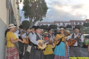 Caserones Altos ofrenda a la Virgen del Pilar (Foto Teldeenfiestas)
