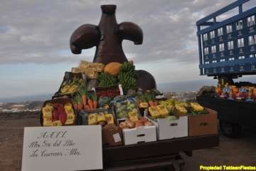 Caserones Altos ofrenda a la Virgen del Pilar (Foto Teldeenfiestas)
