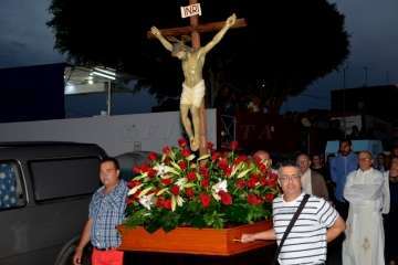 Misa y procesión en Caserones Altos para despedir sus fiestas (Foto Francisco Javier Santana)