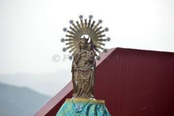 Misa y procesión en Caserones Altos para despedir sus fiestas (Foto Francisco Javier Santana)