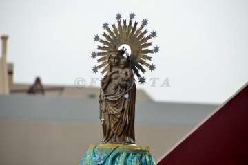 Misa y procesión en Caserones Altos para despedir sus fiestas (Foto Francisco Javier Santana)