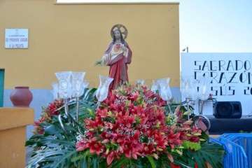 Misa y procesión del Sagrado Corazón de Jesús en el pueblo de Ojos de Garza (Foto Francisco Javier Santana)