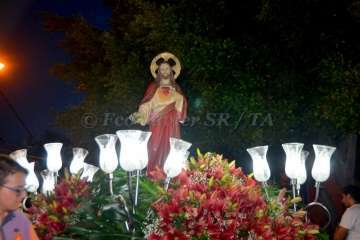 Misa y procesión del Sagrado Corazón de Jesús en el pueblo de Ojos de Garza (Foto Francisco Javier Santana)