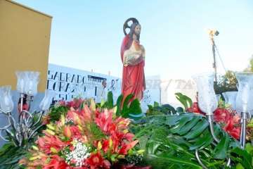 Misa y procesión del Sagrado Corazón de Jesús en el pueblo de Ojos de Garza (Foto Francisco Javier Santana)