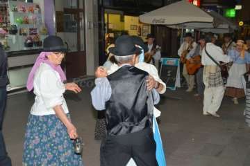Los Llanos sucumbe al encanto de Los Finaos (Foto Francisco Javier Santana)