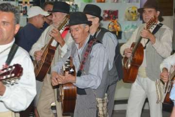 Los Llanos sucumbe al encanto de Los Finaos (Foto Francisco Javier Santana)