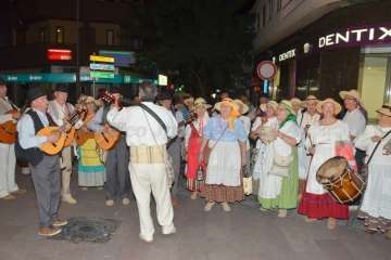 Los Llanos sucumbe al encanto de Los Finaos (Foto Francisco Javier Santana)