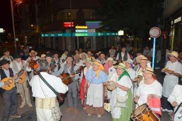 Los Llanos sucumbe al encanto de Los Finaos (Foto Francisco Javier Santana)